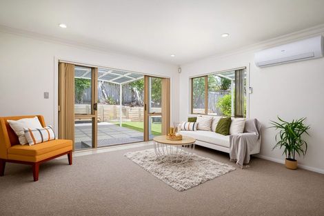 Photo of property in 24 Sapperton Drive, Henderson, Auckland, 0612