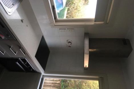 Photo of property in 6 Paton Avenue, Te Atatu South, Auckland, 0610