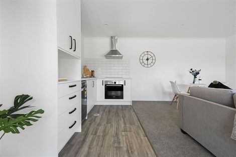 Photo of property in 2u1 Searancke Place, Fairfield, Hamilton, 3214