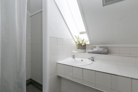 Photo of property in 11 Shortland Place, Havelock North, 4130