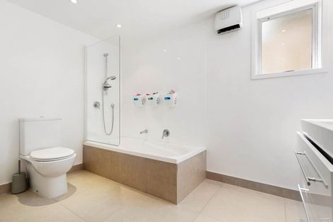 Photo of property in 92 Castor Bay Road, Castor Bay, Auckland, 0620