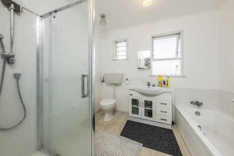 Photo of property in 21 Gainsborough Street, Manurewa, Auckland, 2102