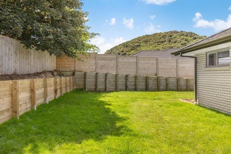 Photo of property in 2 Shearwater Lane, Whitby, Porirua, 5024