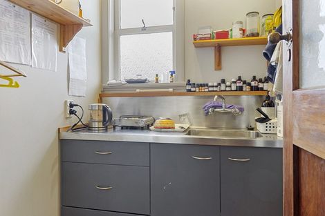 Photo of property in 128 Wilsons Road, Saint Martins, Christchurch, 8022