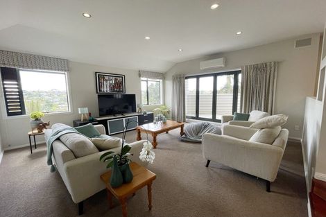 Photo of property in 1/86 Saddleback Rise, Murrays Bay, Auckland, 0630