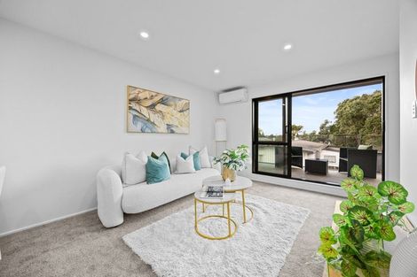 Photo of property in 8/6 Robertson Road, Ranui, Auckland, 0612