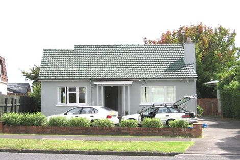 Photo of property in 121 Titirangi Road, New Lynn, Auckland, 0600