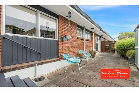 Photo of property in 2/41 Mason Street, New Lynn, Auckland, 0600