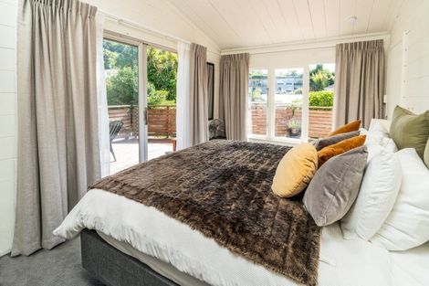 Photo of property in 13 Thurleigh Grove, Karori, Wellington, 6012