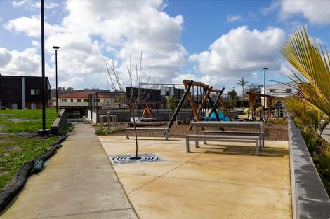 Photo of property in 8/25 Jabuka Street, Glen Eden, 0602