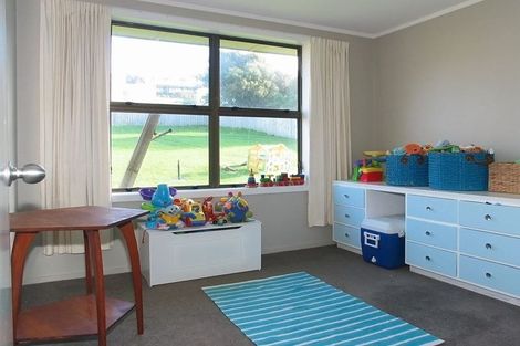 Photo of property in 104 Te Pene Avenue, Titahi Bay, Porirua, 5022