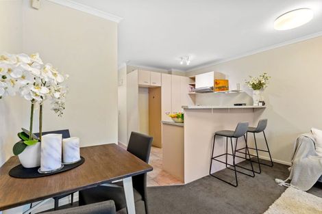 Photo of property in 30/5 Carolina Place, Albany, Auckland, 0632