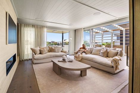 Photo of property in 10a Sunbrae Grove, Mount Maunganui, 3116