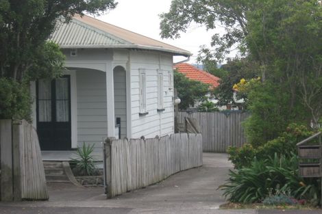 Photo of property in 31a Rimu Street, New Lynn, Auckland, 0600