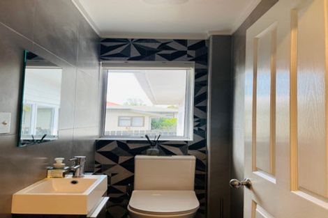 Photo of property in 21 Bleakhouse Road, Howick, Auckland, 2014