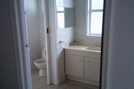 Photo of property in 35 Holland Road, Hillcrest, Auckland, 0627