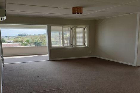 Photo of property in 15 Awaroa Road, Helensville, 0800
