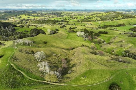 Photo of property in 435 Wairere Road, Paparoa, 0571