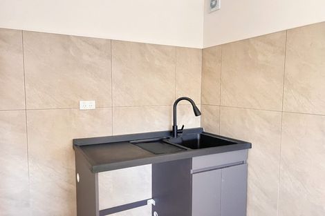 Photo of property in 2- 4 Alston Avenue, Kelston, Auckland, 0602