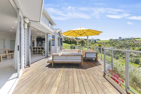 Photo of property in 64 Balboa Drive, Matakatia, Whangaparaoa, 0930