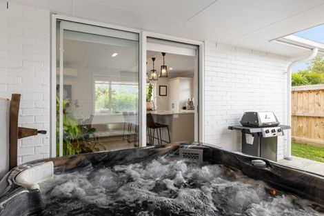 Photo of property in 37 Mahana Way, Pyes Pa, Tauranga, 3112