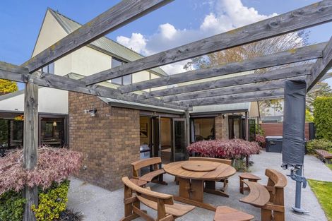 Photo of property in 5 Abbotts Place, Avonhead, Christchurch, 8042