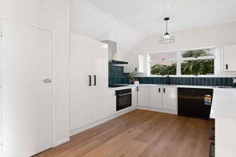Photo of property in 19 Morrow Avenue, St Andrews, Hamilton, 3200