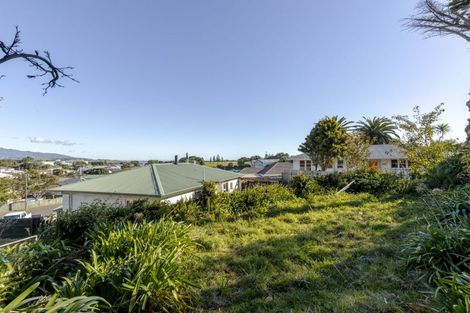 Photo of property in 15 Simons Street, Moturoa, New Plymouth, 4310