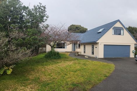 Photo of property in 112 Langdale Avenue, Paraparaumu, 5032