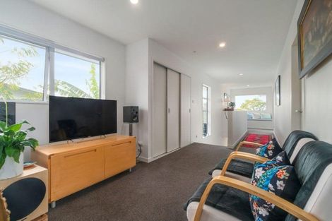 Photo of property in 1 Fathom Place, Te Atatu Peninsula, Auckland, 0610