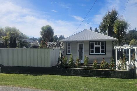 Photo of property in 27 Penfold Square, Leithfield, 7481