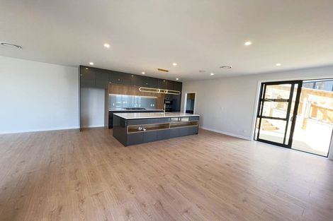 Photo of property in 17 Manawanui Way, Orewa, 0931