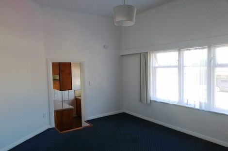 Photo of property in 16 Toru Street, Lyall Bay, Wellington, 6022