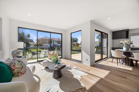 Photo of property in 10a Prince Regent Drive, Half Moon Bay, Auckland, 2012