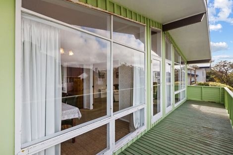 Photo of property in 25 Churton Drive, Churton Park, Wellington, 6037