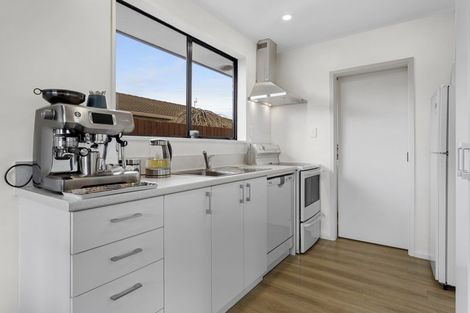 Photo of property in 25 La Perouse Place, Northcote, Christchurch, 8052