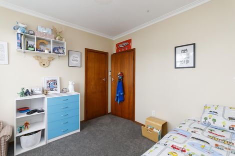 Photo of property in 16 Milton Street, Roslyn, Palmerston North, 4414