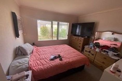 Photo of property in 15 Malin Place, Pinehill, Auckland, 0632