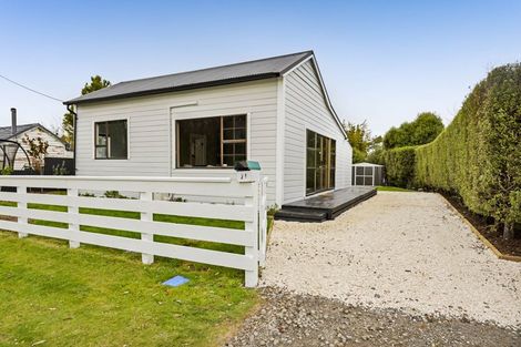 Photo of property in 21 Falstaff Street, Stratford, 4332