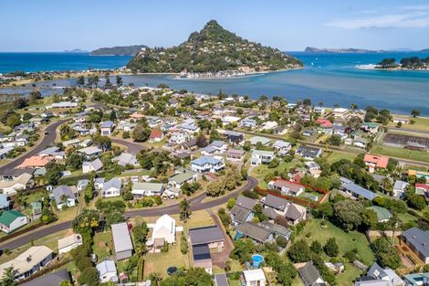 Photo of property in 13 Chestnut Grove, Tairua, 3508