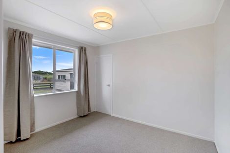 Photo of property in 5 Glenn Street, Castlecliff, Whanganui, 4501