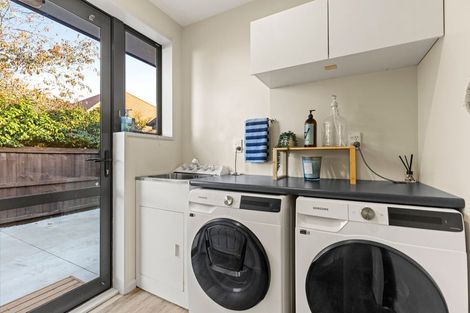 Photo of property in 10 Courtfield Close, Parklands, Christchurch, 8083