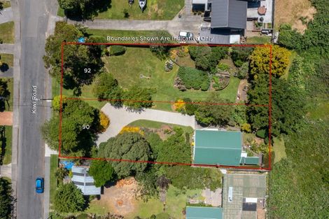 Photo of property in 90-92 Kiwi Road, Raumati Beach, Paraparaumu, 5032