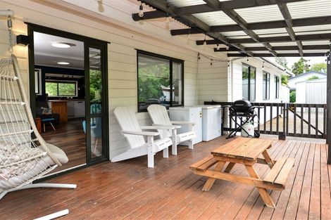Photo of property in 6 Cemetery Road, Waiuku, 2123