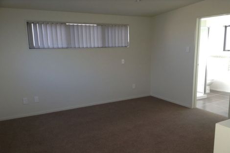 Photo of property in 57 Kirikiri Drive, Papakura, 2110