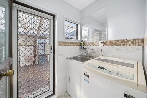 Photo of property in 2/86 Alfriston Road, Manurewa East, Auckland, 2102