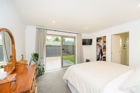 Photo of property in 102 Waterloo Crescent, Hokowhitu, Palmerston North, 4410