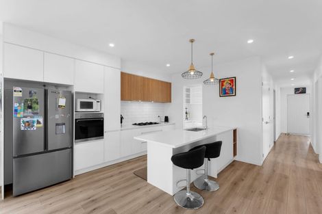 Photo of property in 66 Vinistra Road, Kumeu, 0810