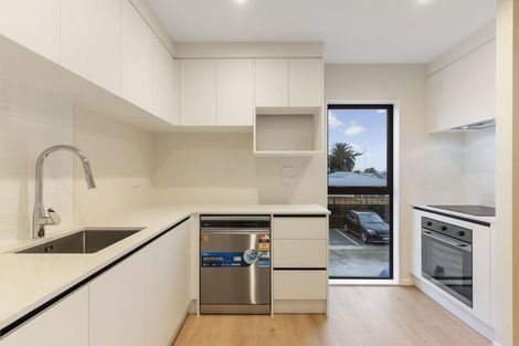 Photo of property in 8/10 Orchid Place, Te Atatu South, Auckland, 0610