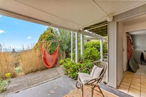 Photo of property in 27 Domain Crescent, Muriwai, Waimauku, 0881